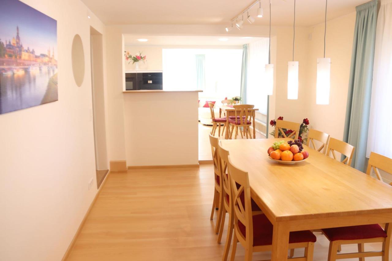Liebevoll Renoviertes Haus Mit Großem Garten In *